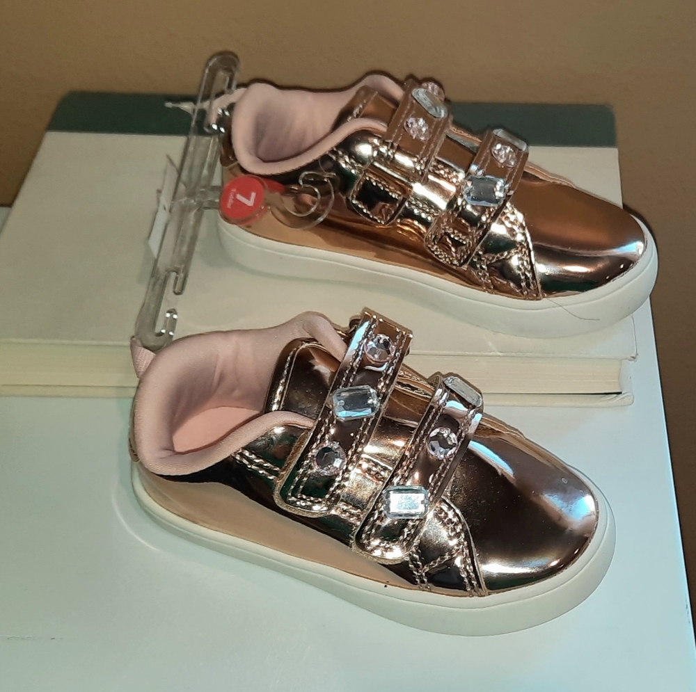 Carters Toddler Girls Metallic Rose Shoes sz 7 - Picture 2 of 5